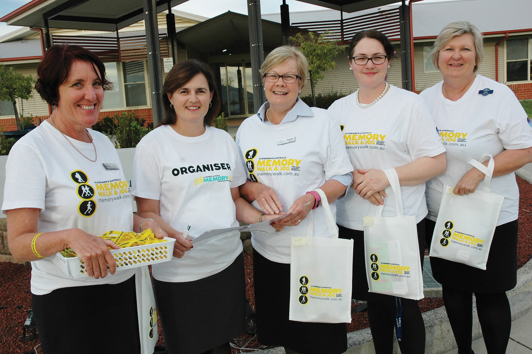 Volunteers at the Narrabri Memory, Walk and Jog event